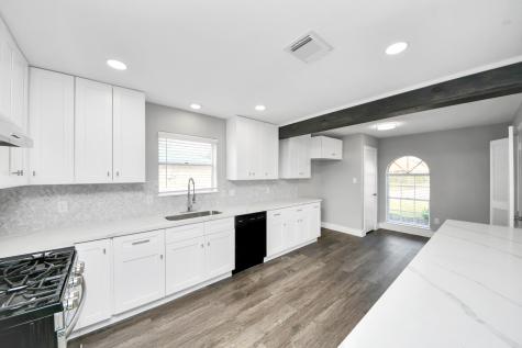 15423 Ridingwood Drive Houston TX 77489