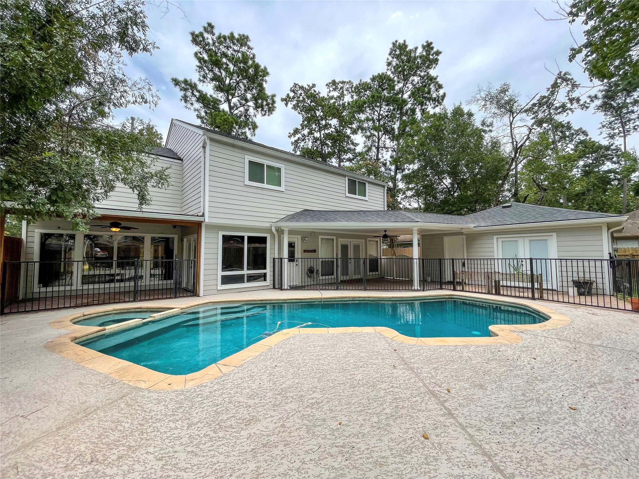109 S Timber Top Drive Spring TX 77380
