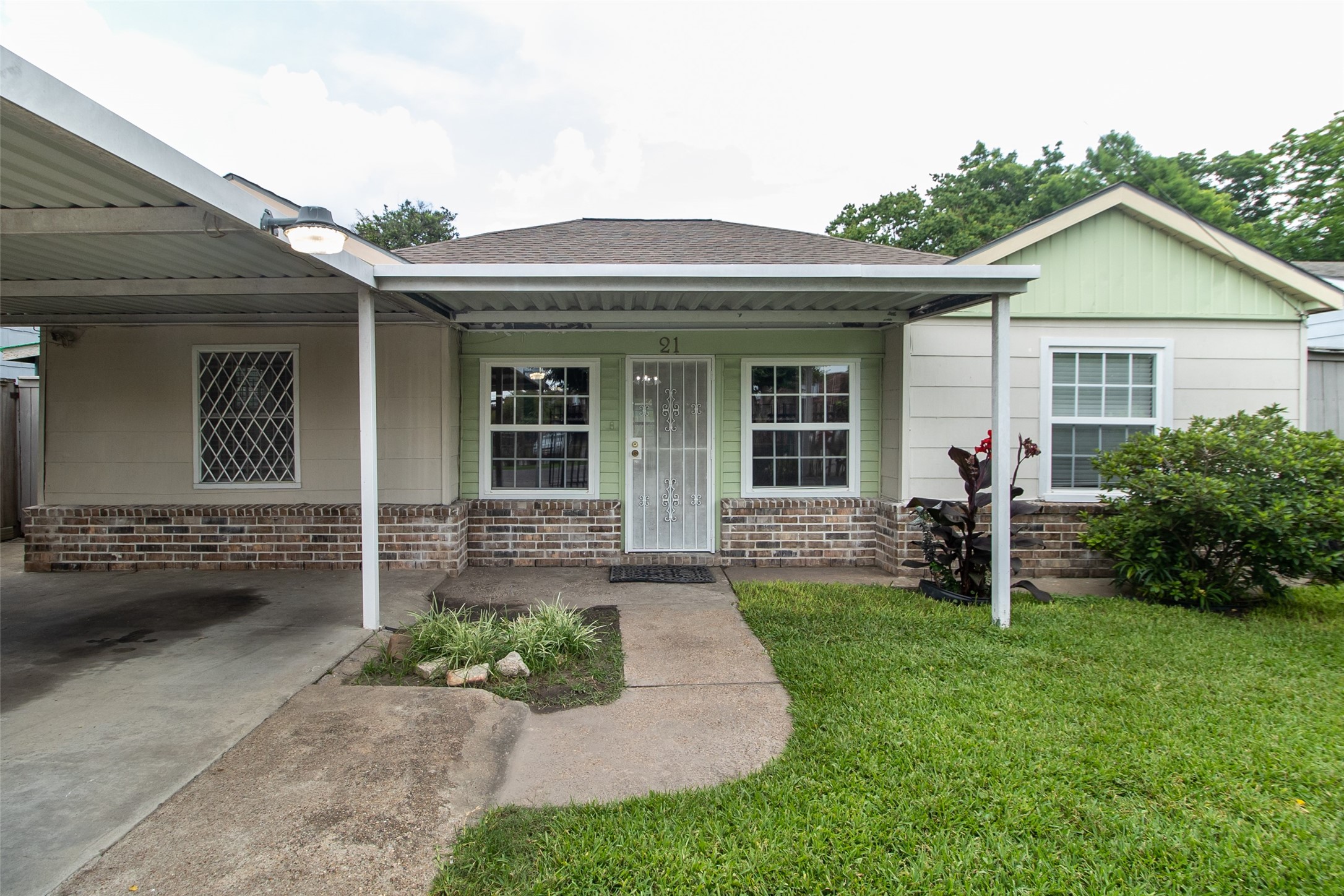 21 Burress Street Houston TX 77022
