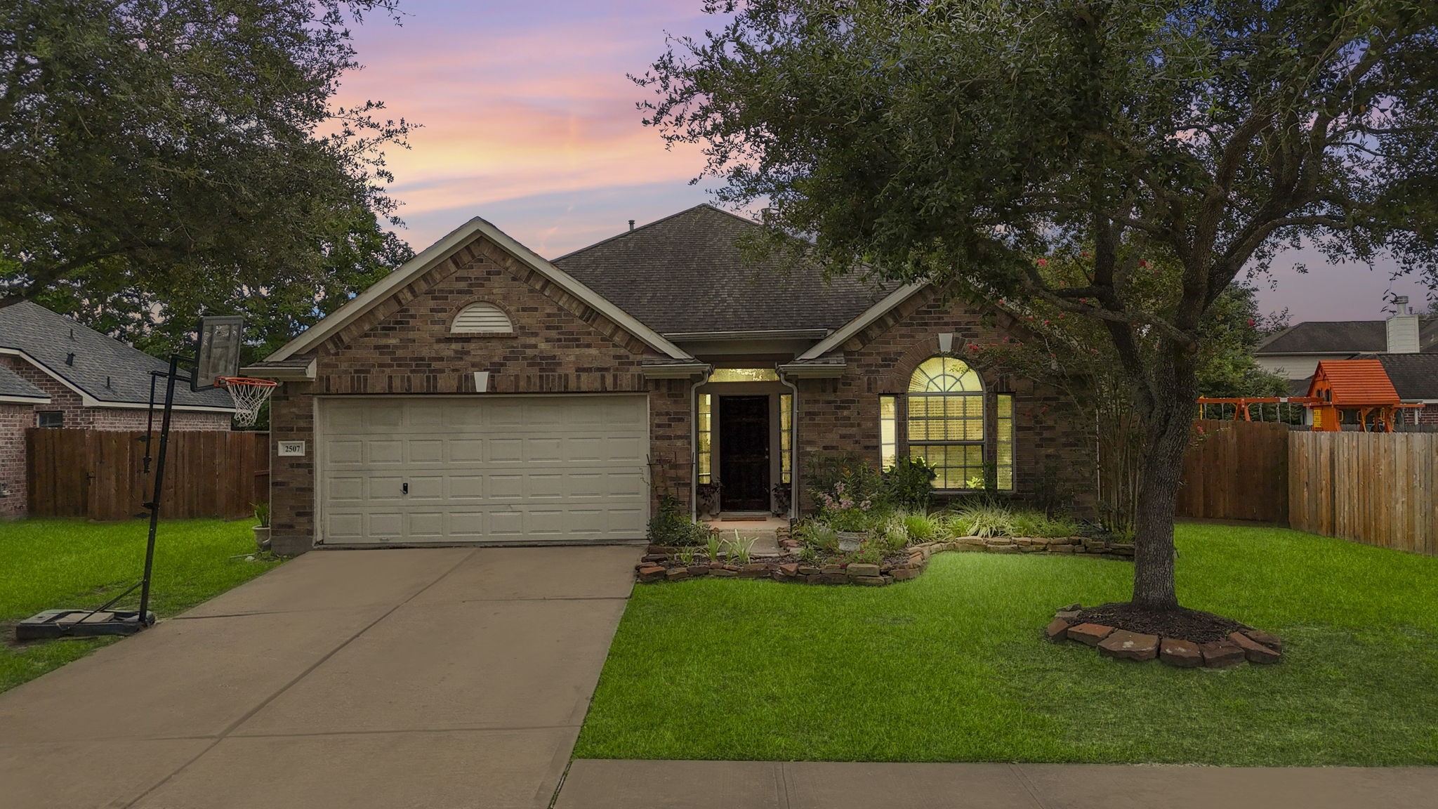 2507 Shady Falls Lane Pearland TX 77584