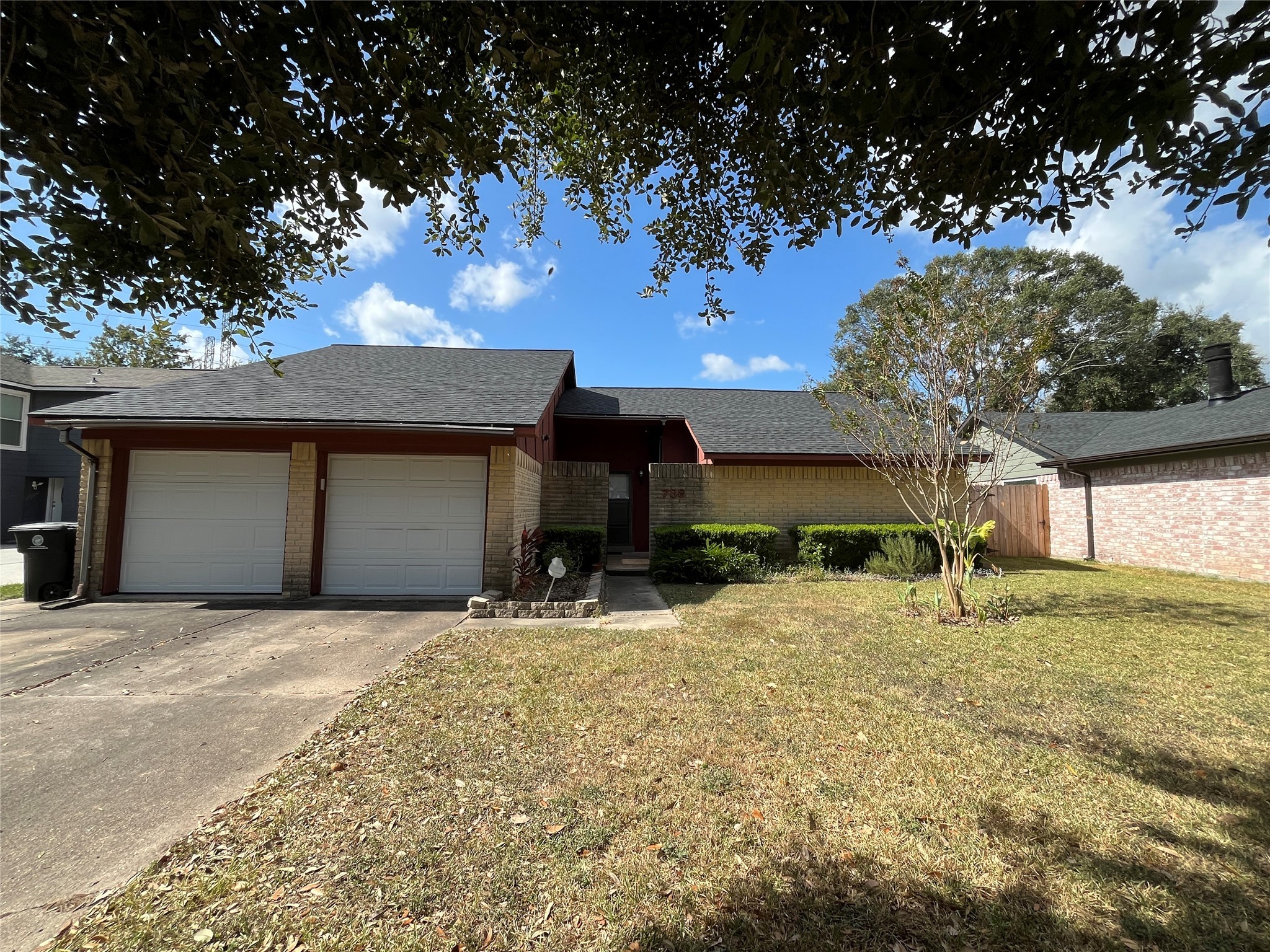 738 Leicester Lane Houston TX 77034