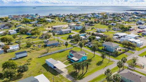 312 W Jefferson Avenue Port O Connor TX 77982