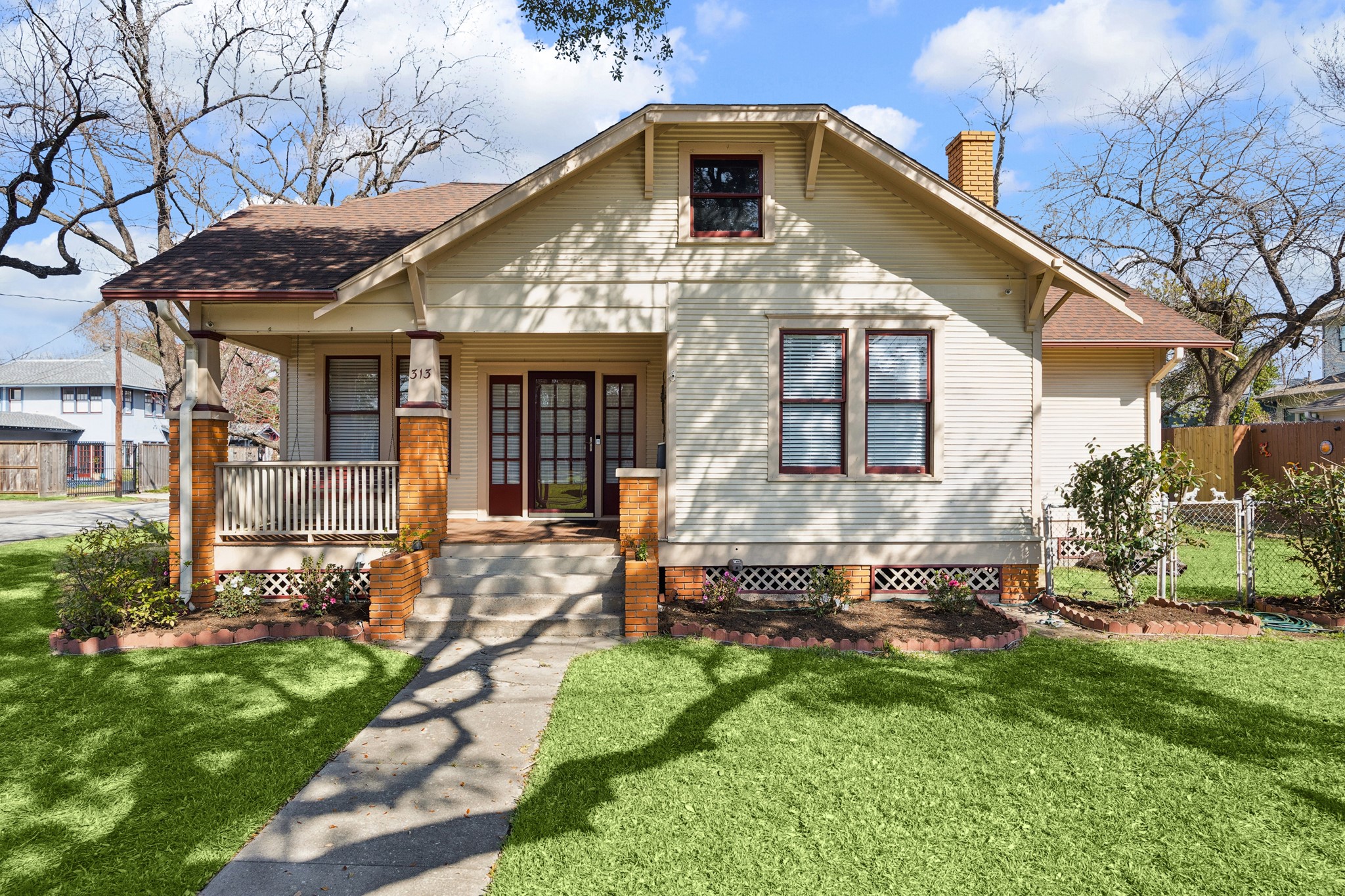 313 Byrne Street Houston TX 77009