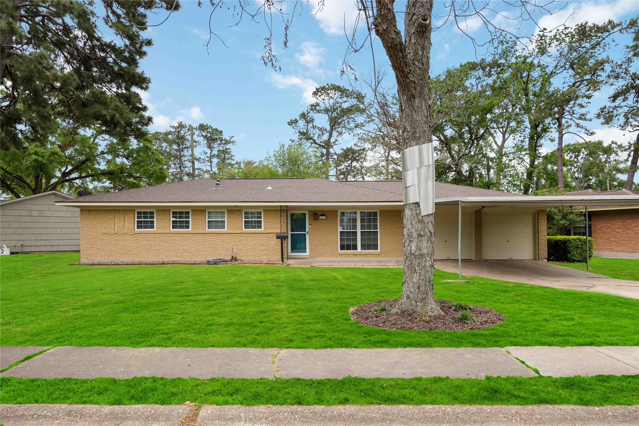 5013 De Lange Lane Houston TX 77092