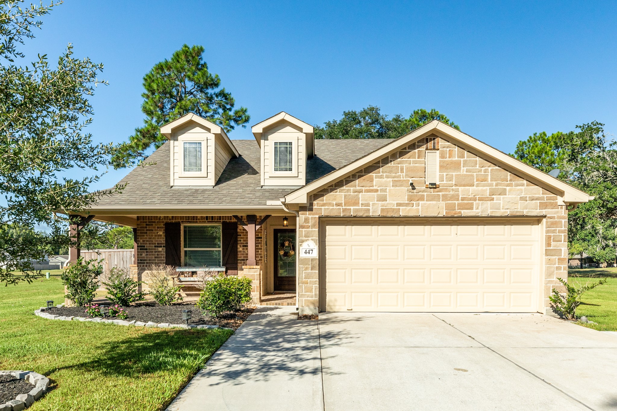 447 S Amherst Drive West Columbia TX 77486