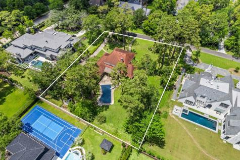7 Tokeneke Trail Houston TX 77024