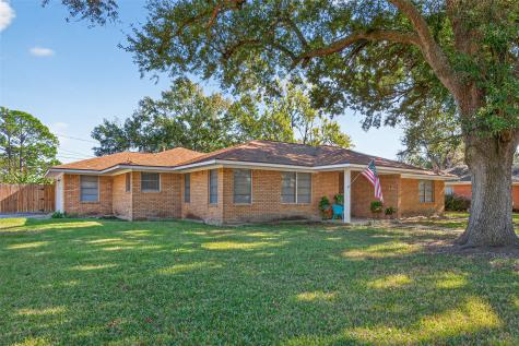 212 Lindsey Avenue Bay City TX 77414