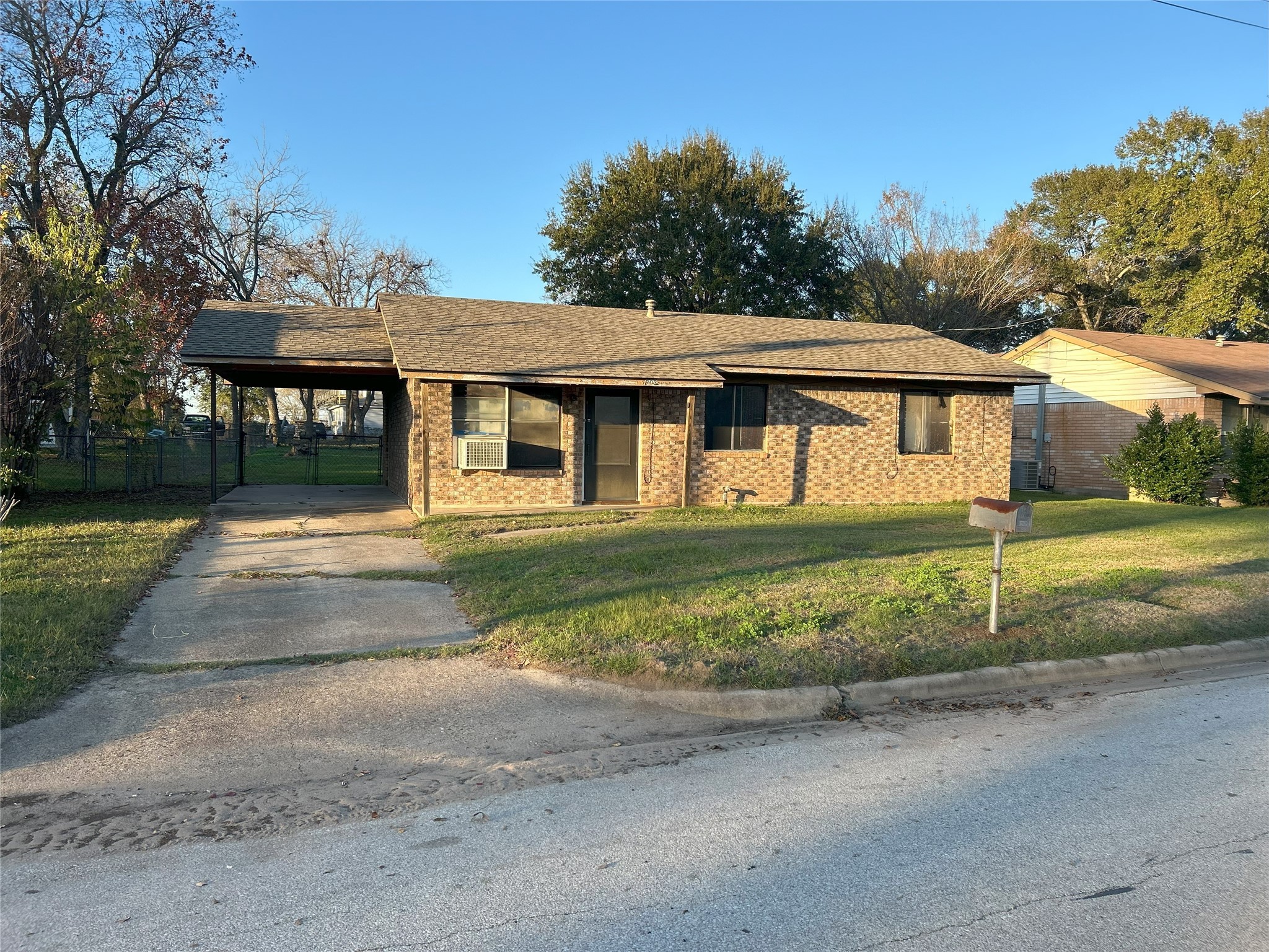 903 Crockett Street Brenham TX 77833