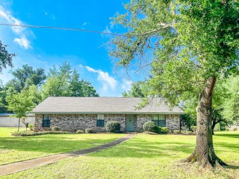 1414 Elm Street Teague TX 75860