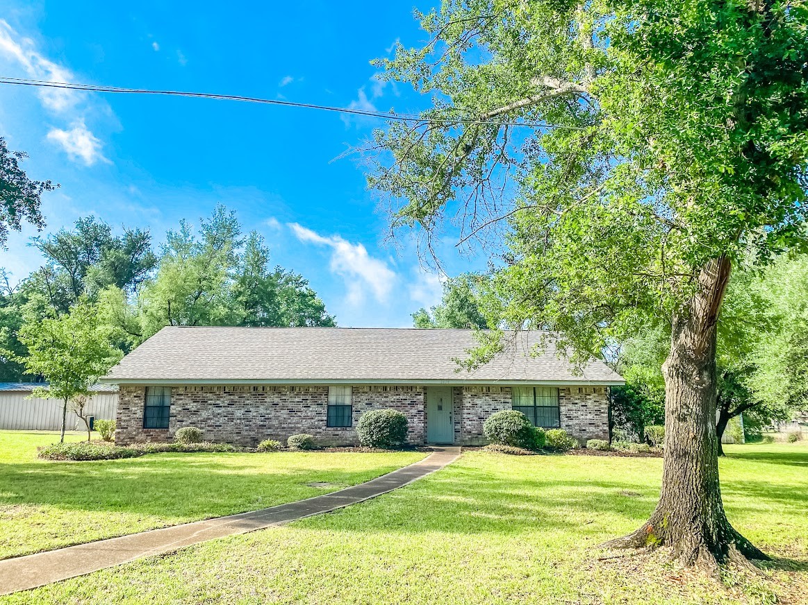 1414 Elm Street Teague TX 75860