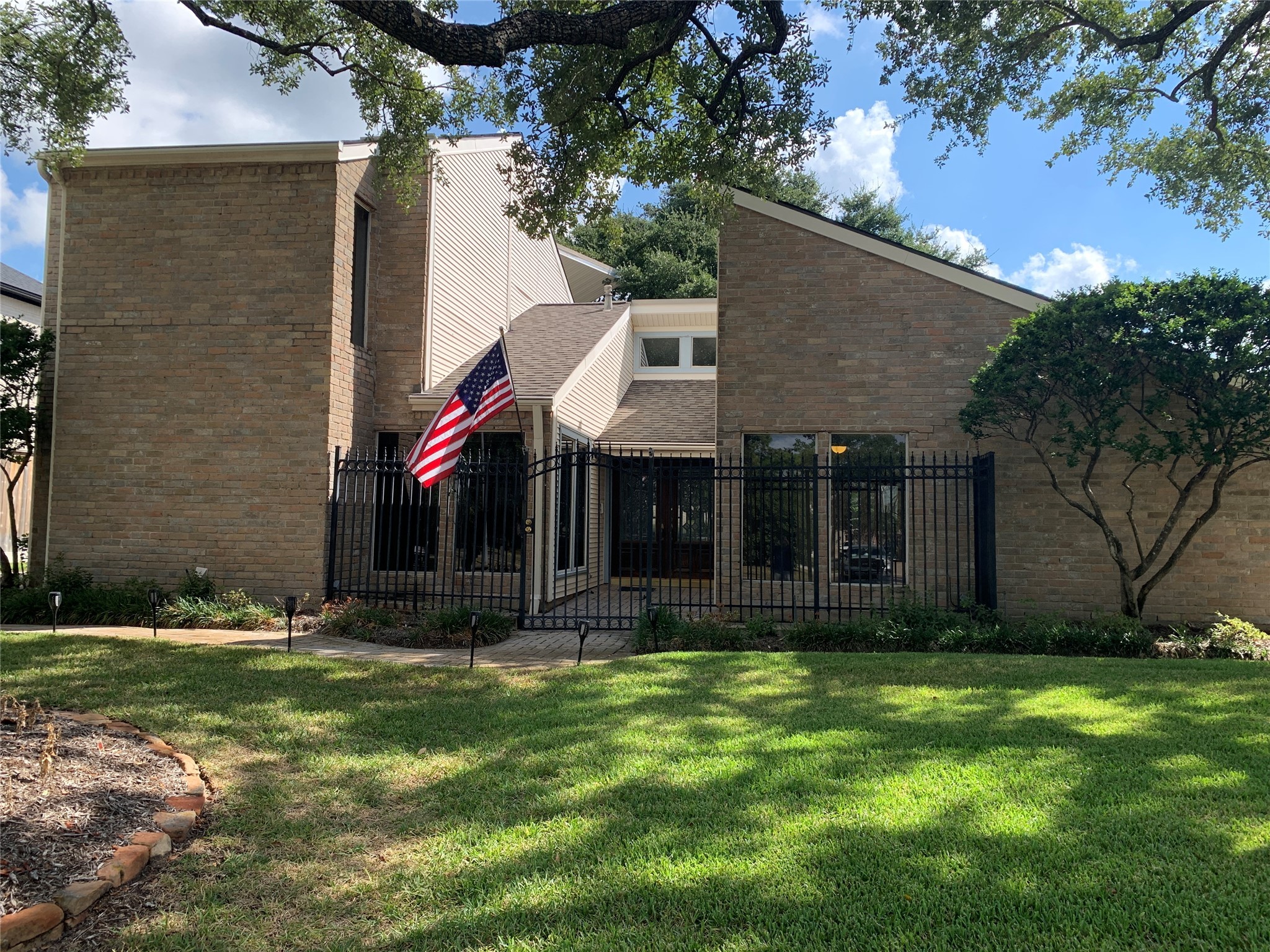 1619 Warwickshire Drive Houston TX 77077