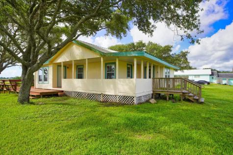 566 Private Road 674 Sargent TX 77414