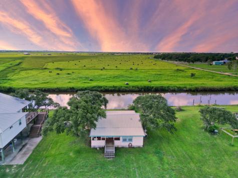 566 Private Road 674 Sargent TX 77414