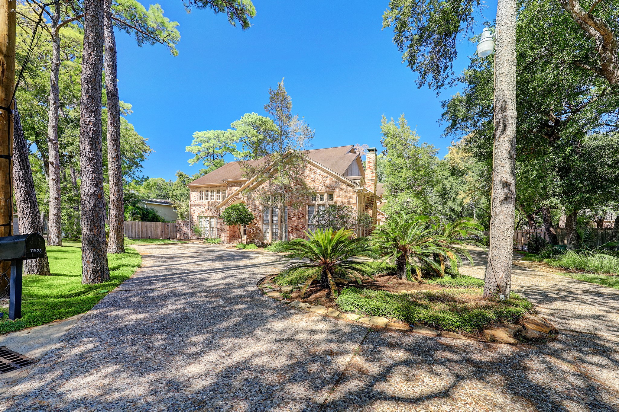 11528 Echo Wood Street Houston TX 77024