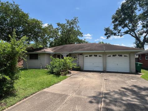 10106 Hinds Street Houston TX 77034