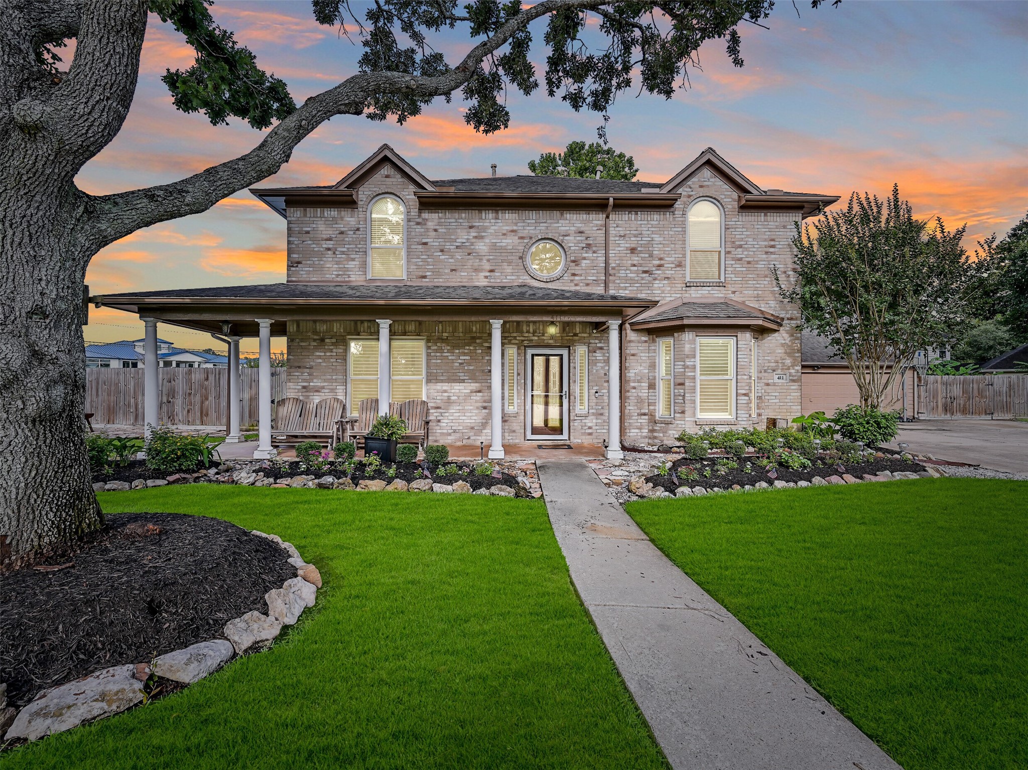 411 Golden Leaf Drive Friendswood TX 77546