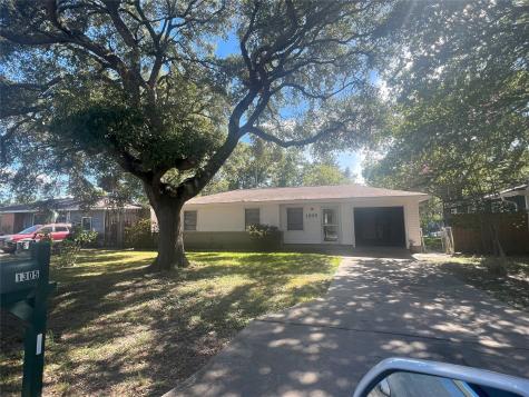 1305 Oak Drive Hitchcock TX 77563