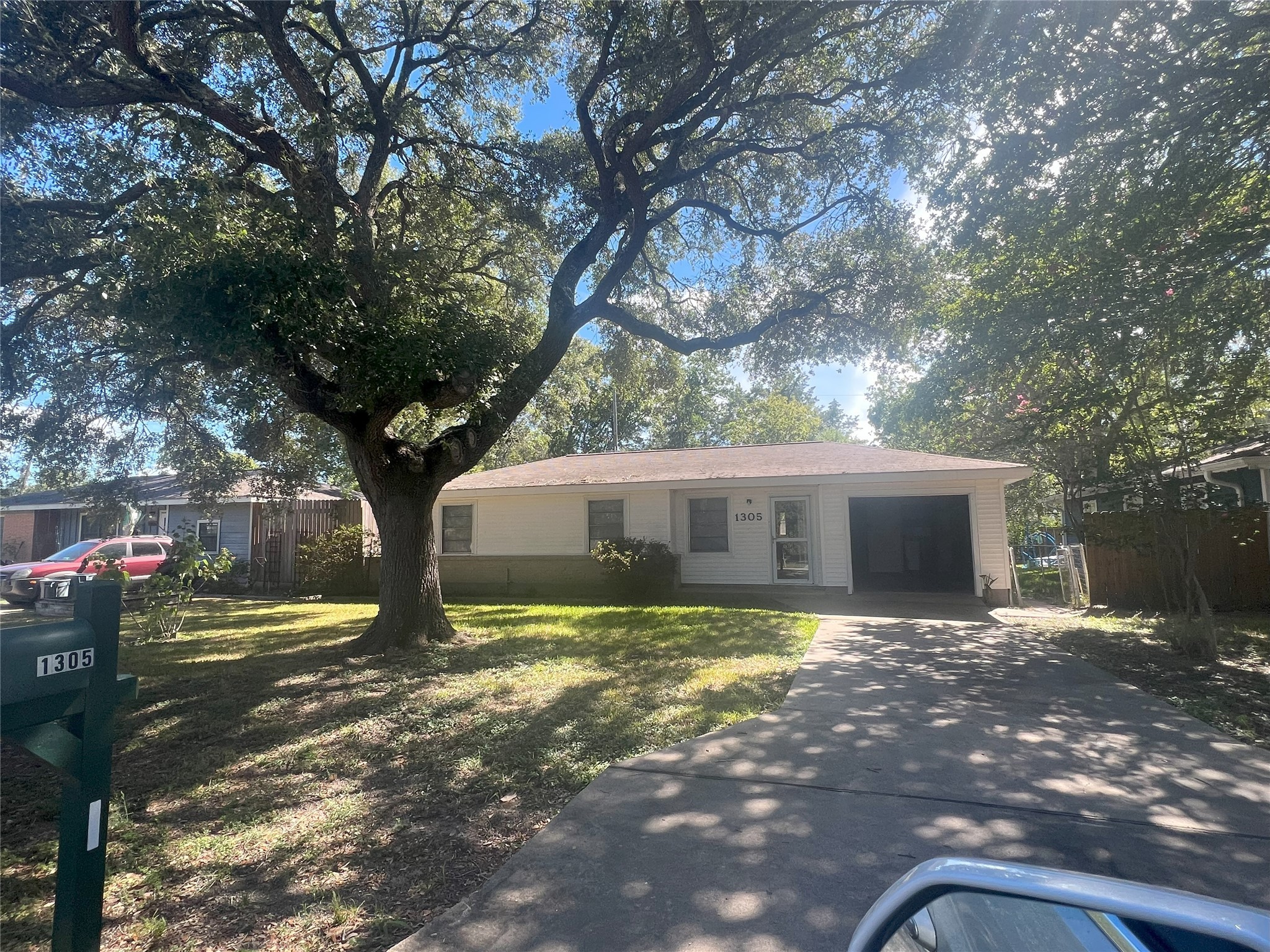 1305 Oak Drive Hitchcock TX 77563