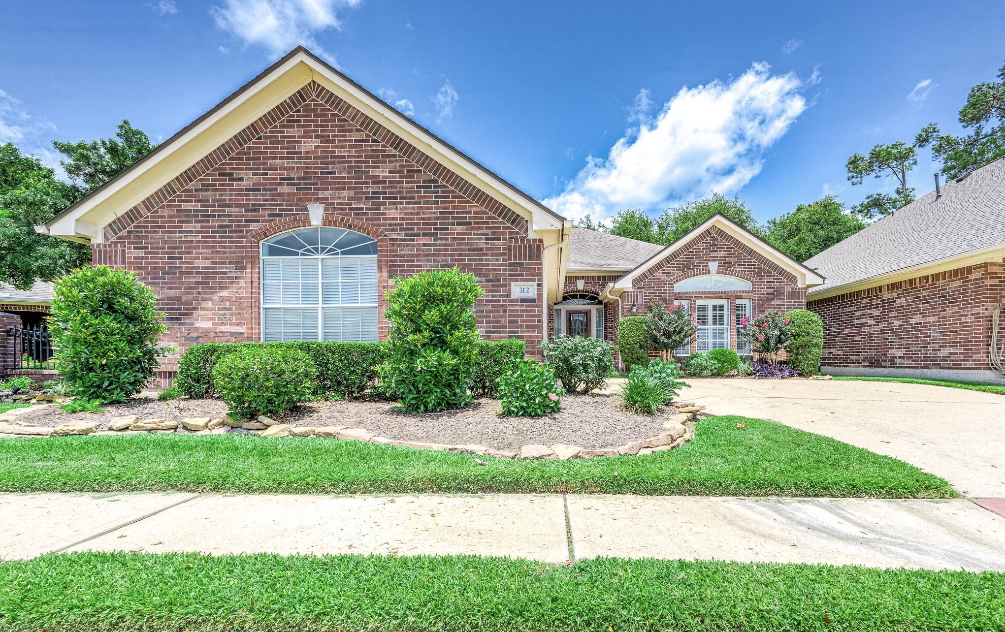 312 Pine Creek Drive Friendswood TX 77546