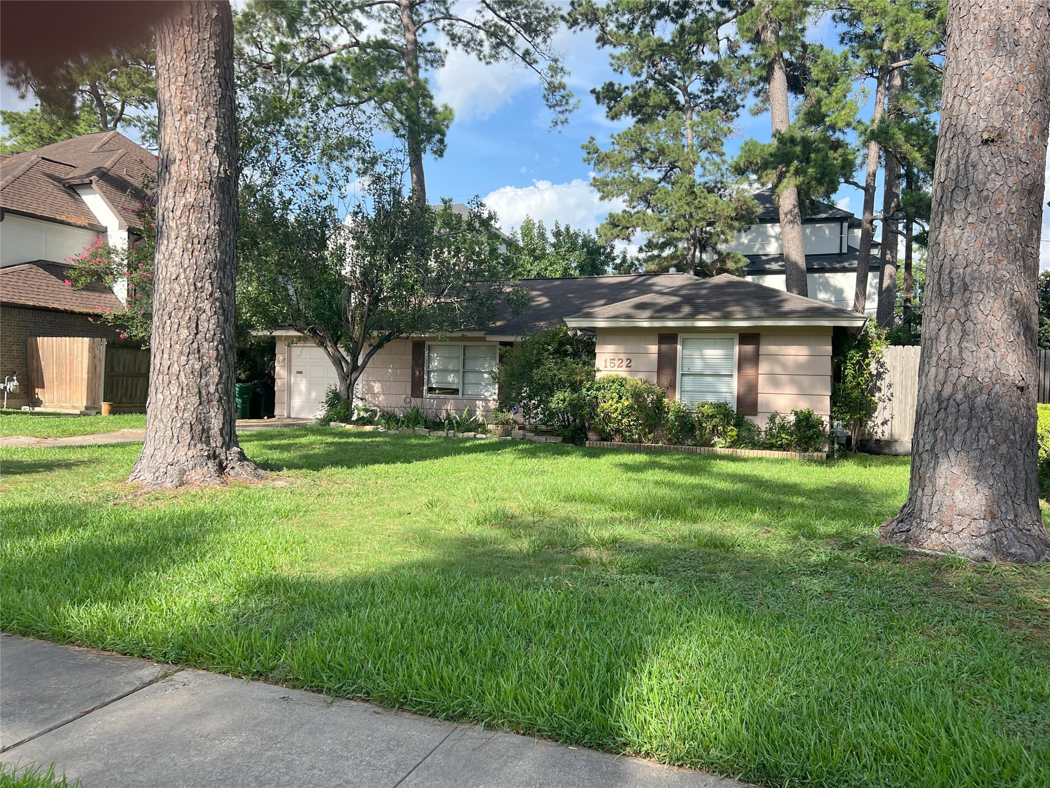 1522 Glourie Drive Houston TX 77055