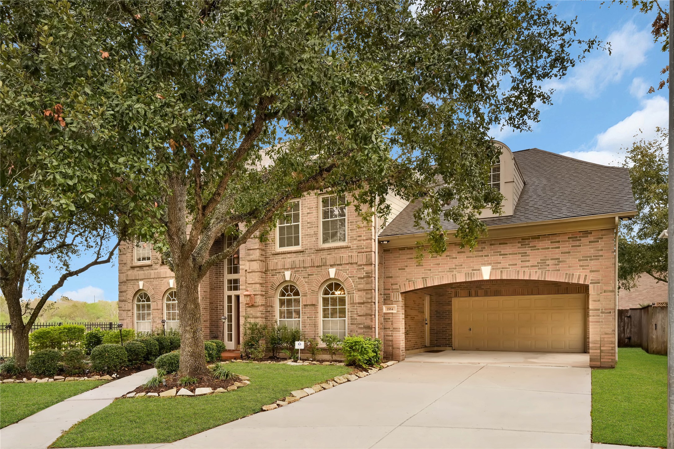 1914 Arbor View Court Sugar Land TX 77479