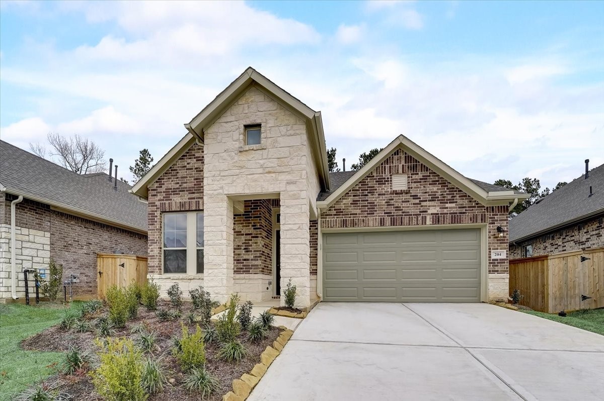 204 Lincoln Rim Pass Willis TX 77318