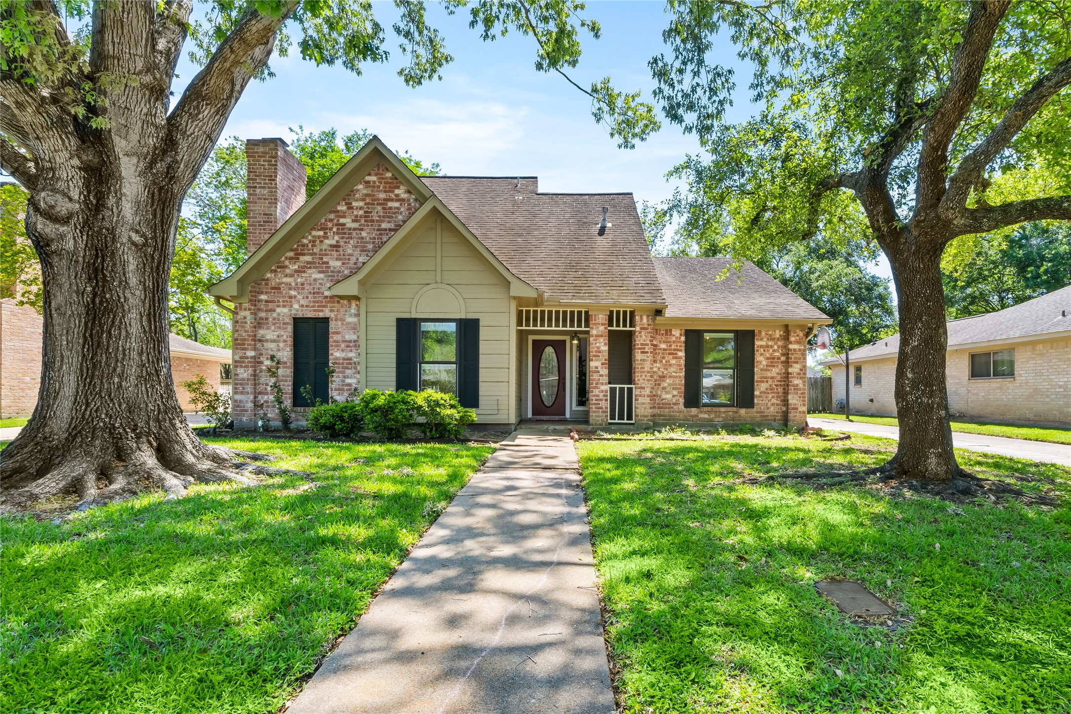 518 Rozelle Avenue Sugar Land TX 77498