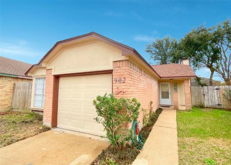 902 Somercotes Lane Channelview TX 77530