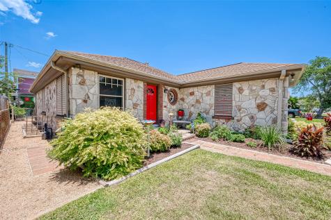 4900 Fannin Drive Galveston TX 77551