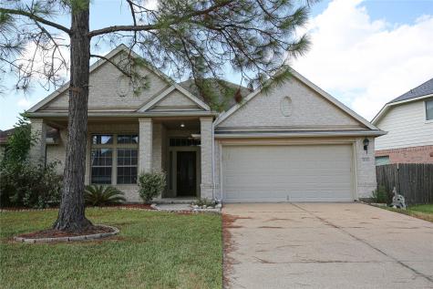 3043 Summercrest Drive Pearland TX 77584