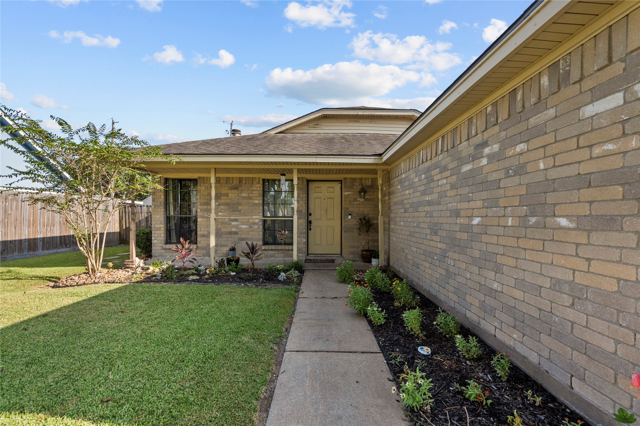 1109 N Nottingham Drive League City TX 77573