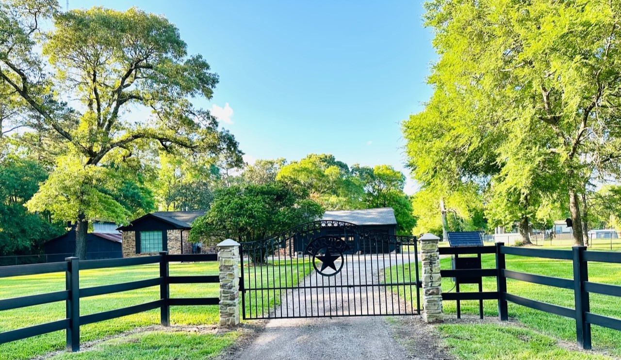 28567 May Road Splendora TX 77372
