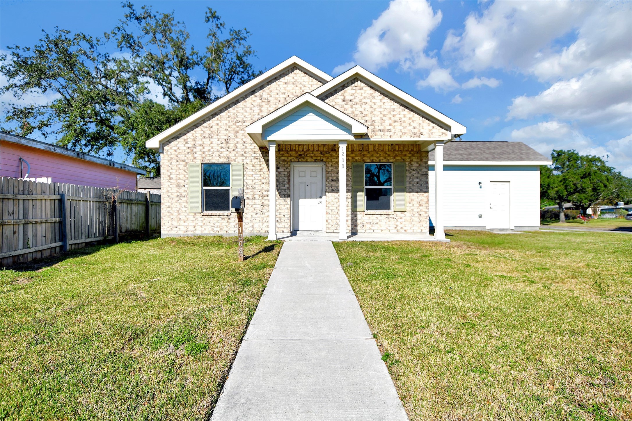 1208 9th Avenue N Texas City TX 77590