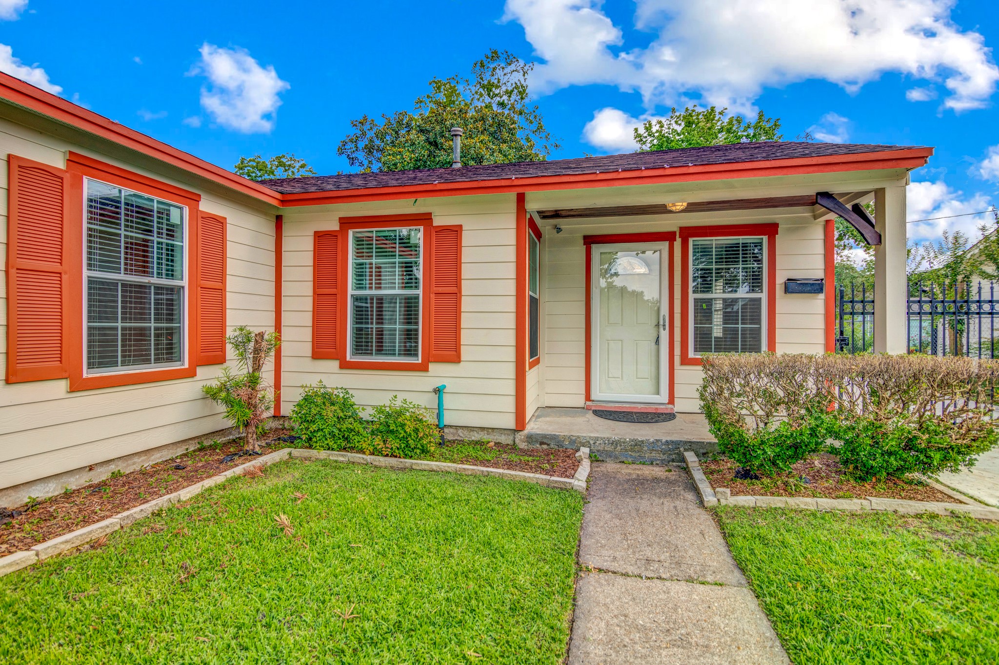 7618 Moss Rose Street Houston TX 77012