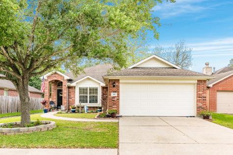 692 Rachel Street Alvin TX 77511