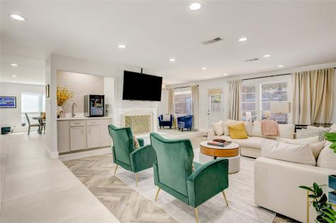 1135 Trowbridge Drive Houston TX 77062