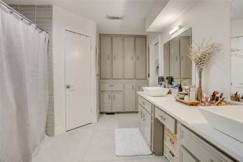 1135 Trowbridge Drive Houston TX 77062
