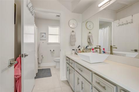 1135 Trowbridge Drive Houston TX 77062