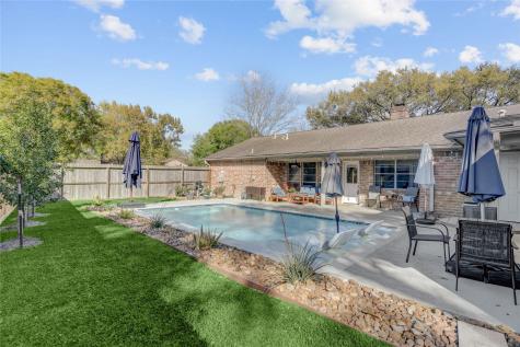 1135 Trowbridge Drive Houston TX 77062