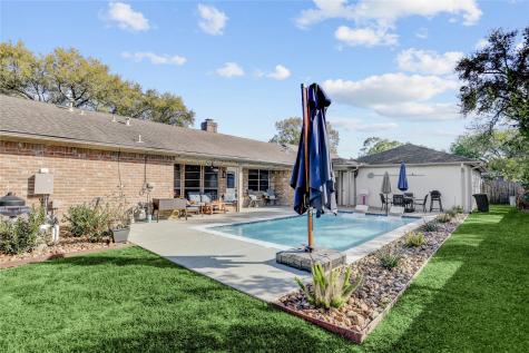 1135 Trowbridge Drive Houston TX 77062
