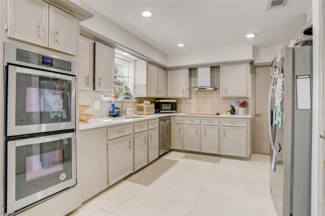 1135 Trowbridge Drive Houston TX 77062