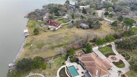 205 Lakeshore Drive Seabrook TX 77586
