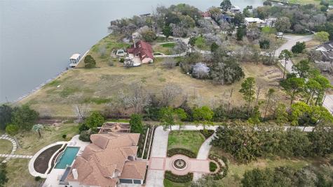 205 Lakeshore Drive Seabrook TX 77586