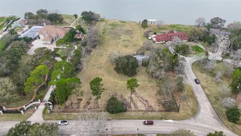 205 Lakeshore Drive Seabrook TX 77586