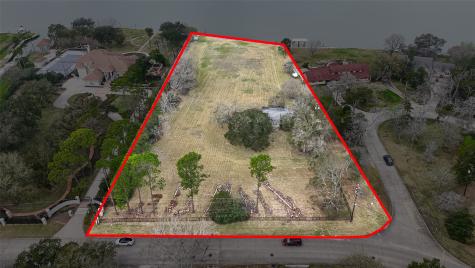205 Lakeshore Drive Seabrook TX 77586