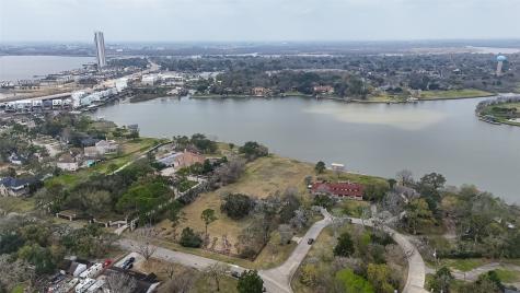 205 Lakeshore Drive Seabrook TX 77586