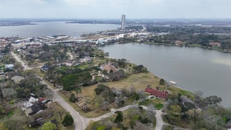 205 Lakeshore Drive Seabrook TX 77586