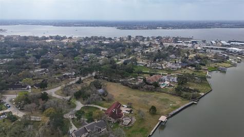 205 Lakeshore Drive Seabrook TX 77586