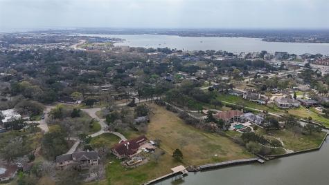 205 Lakeshore Drive Seabrook TX 77586