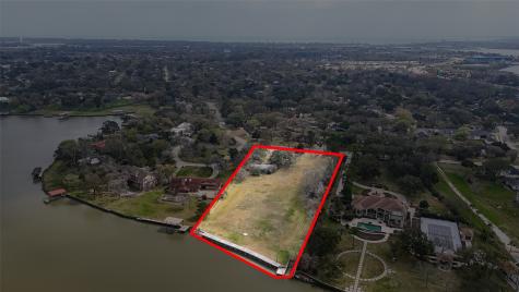 205 Lakeshore Drive Seabrook TX 77586
